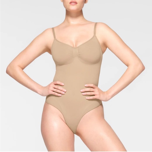 SKIMS Seamless Sculpt Solutionwear Shapewear Bodysuit Brief Snaps Nude Clay - Picture 1 of 7